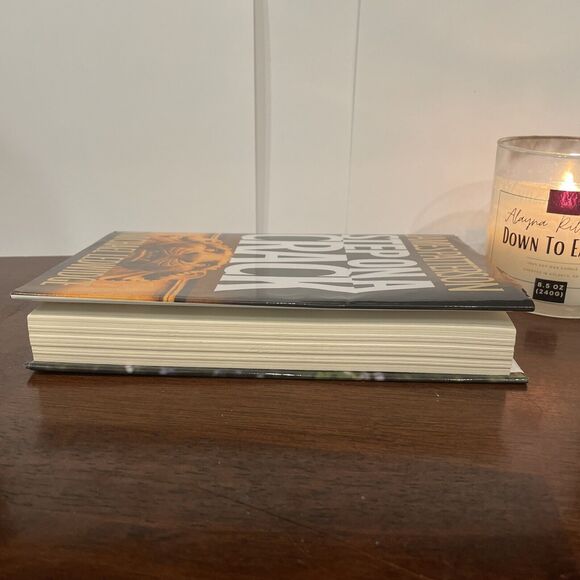 Michael Bennett Series Step on a Crack by Michael Ledwidge and James Patterson. - Picture 4 of 6